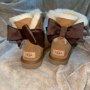 NWOT UGG Mini Bailey Bow II Boot-Girls Size 6-Never Worn
